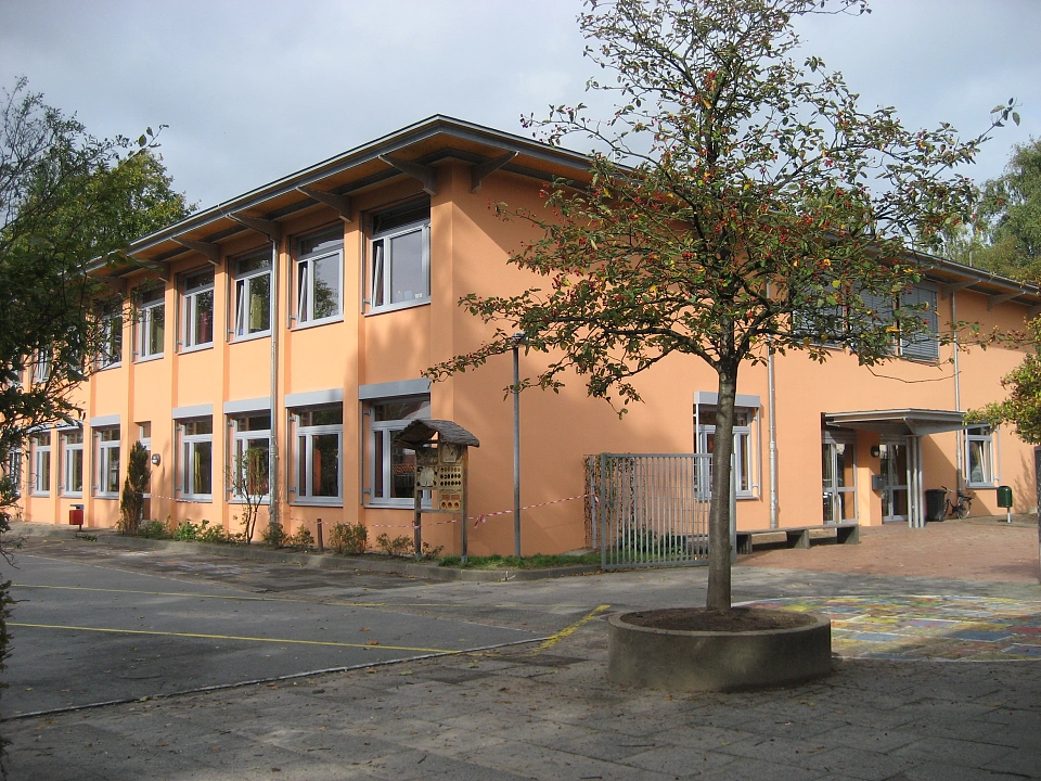 Schulhaus der Grundschule Uphuser Stra&szlig;e