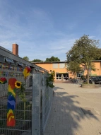 Eingangsbereich der Grundschule Uphuser Straße